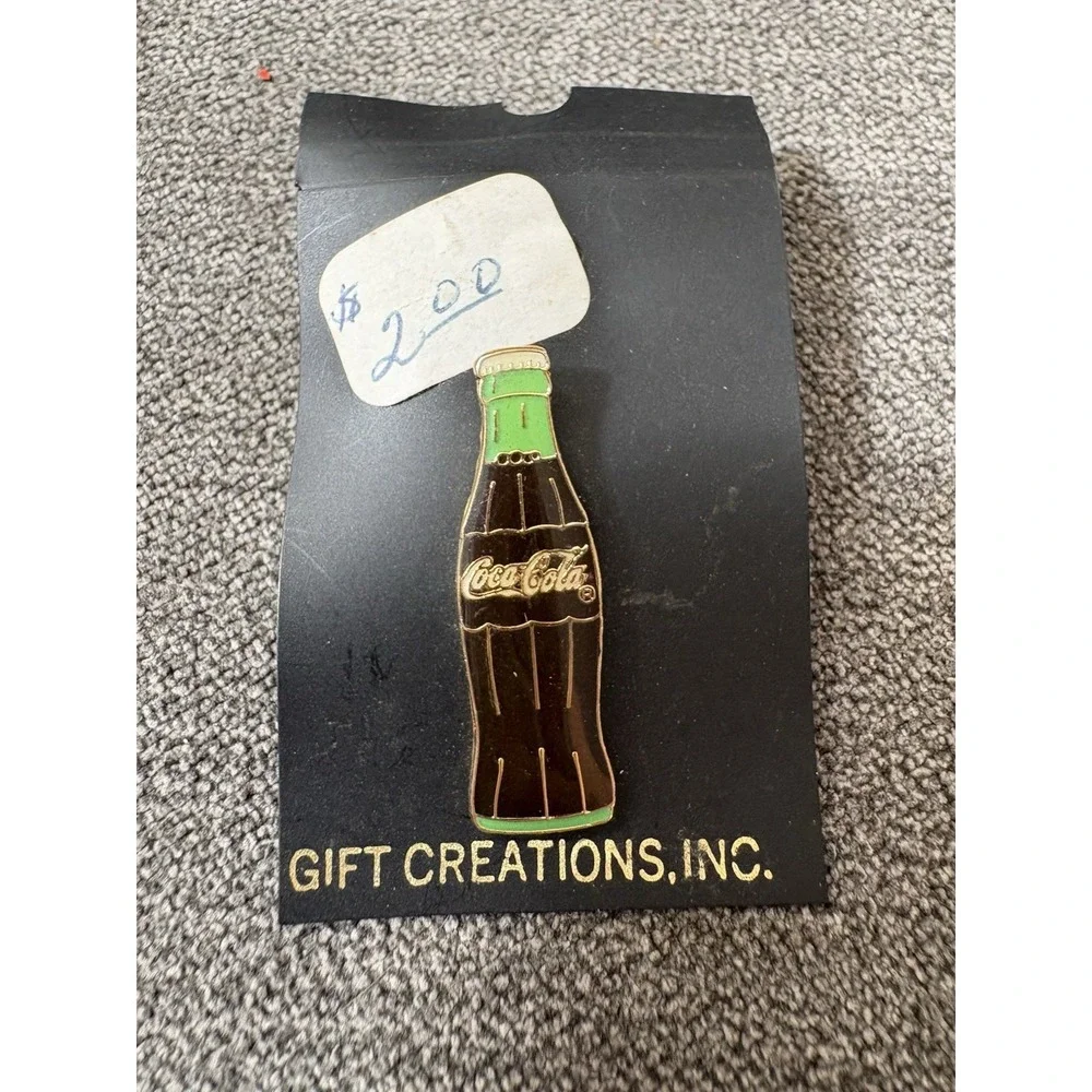 1986 Vintage Coke Bottle Enamel Metal Coca-Cola Promo Hat Pin‎ Collectible NEW
